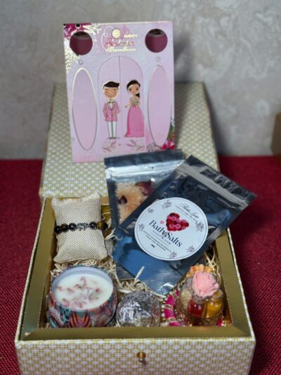 Aura Luxe Signature box
